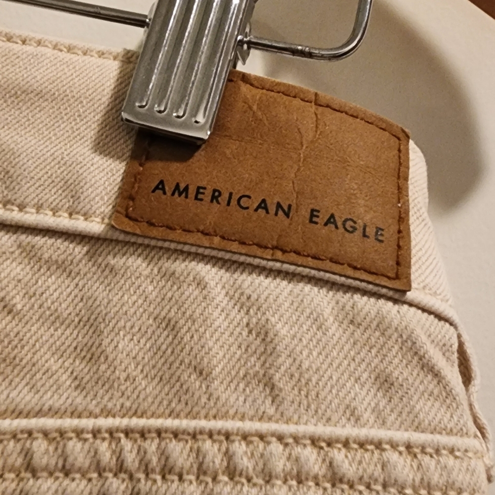 American‎ Eagle Jeans Women's sz 8 Beige Tan Denim Mid Rise Mom Straight Pants - Picture 4 of 7